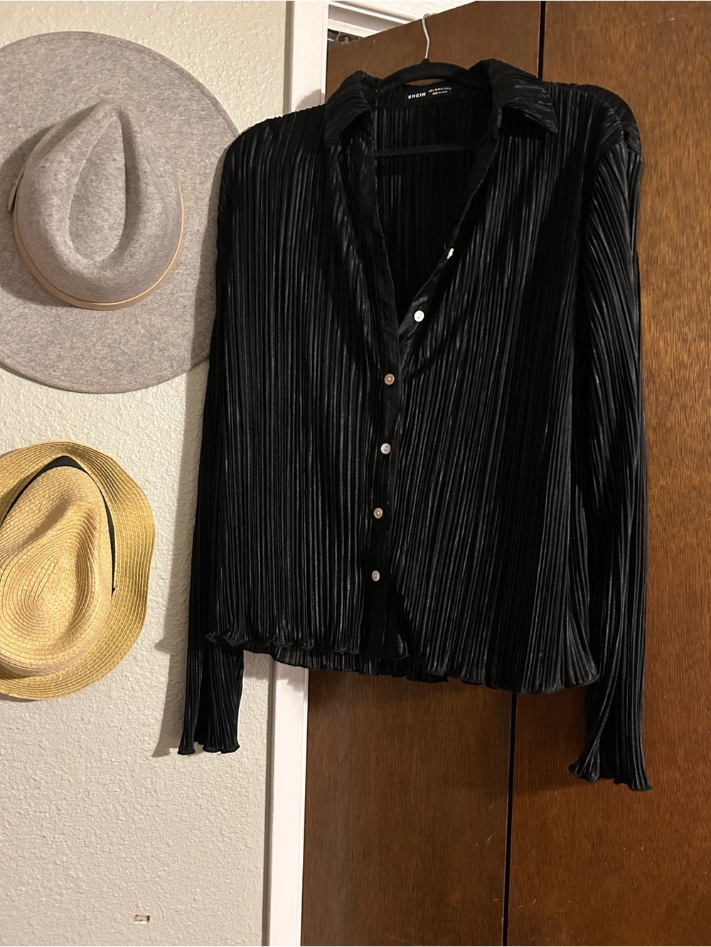 SHEIN Black Pleated Button-Down Blouse